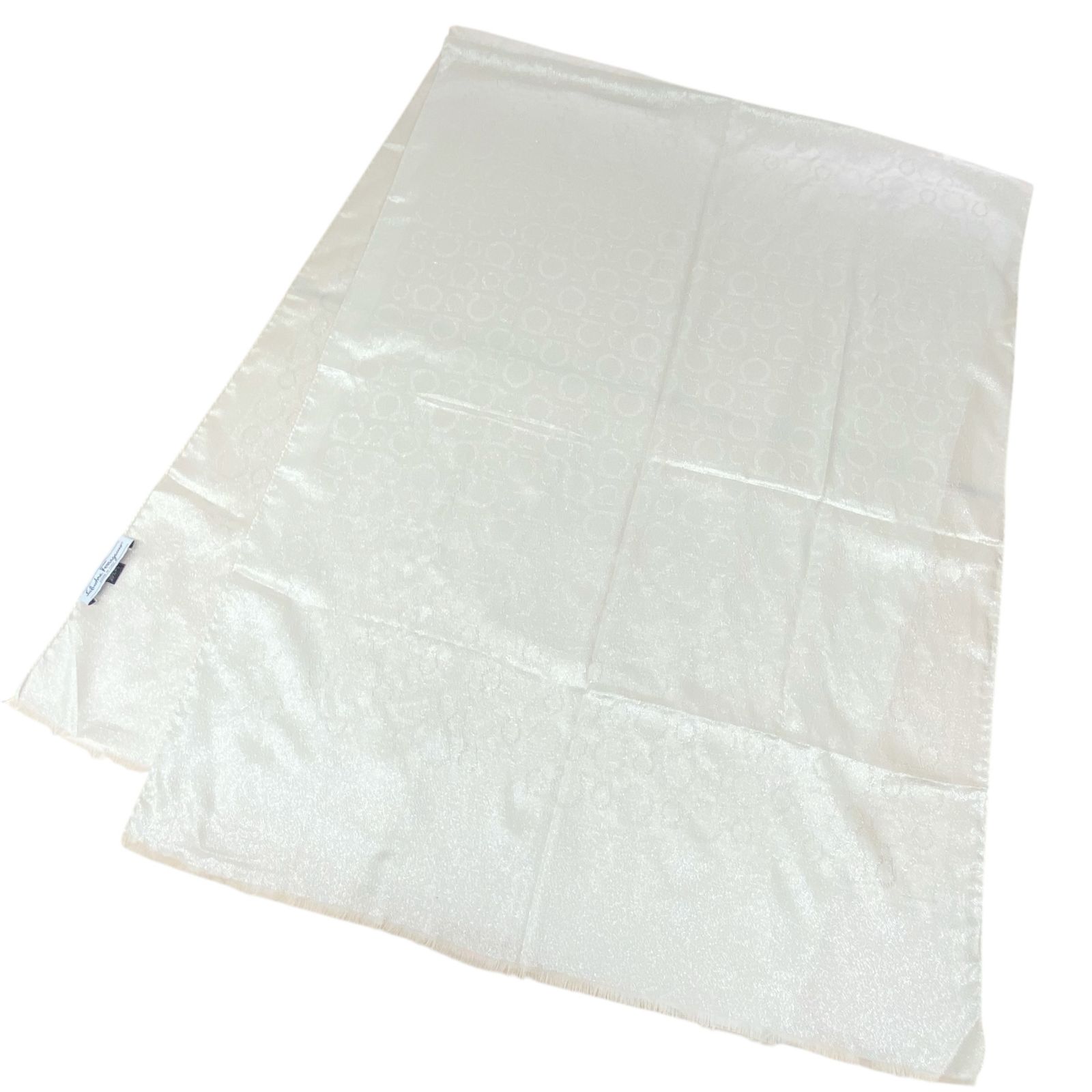 Salvatore Ferragamo サルヴァトーレ フェラガモ スカーフ ショール シルク ラメ入り 総柄 ホワイト