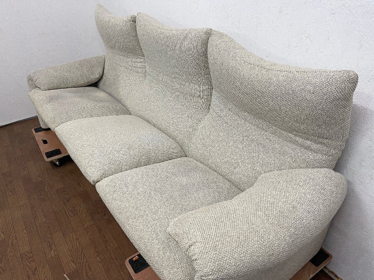  ●カッシーナ Cassina マラルンガ MARALUNGA 3人掛けソファ 三人掛け トリプル ファブリック 定価120万～ 貝1368 猫用ソファ 2人掛け 3人掛けソファ ソファ ソファベッド