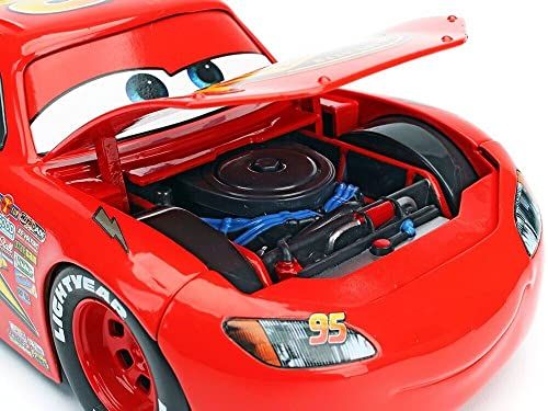  JADA TOYS 1 24 カーズ ライトニング マックイーン タイヤラック付き ディズニー ピクサー Cars Lightning McQueen 97751 レッド ワンサイズ 並行輸入品 po その他 ミニカー