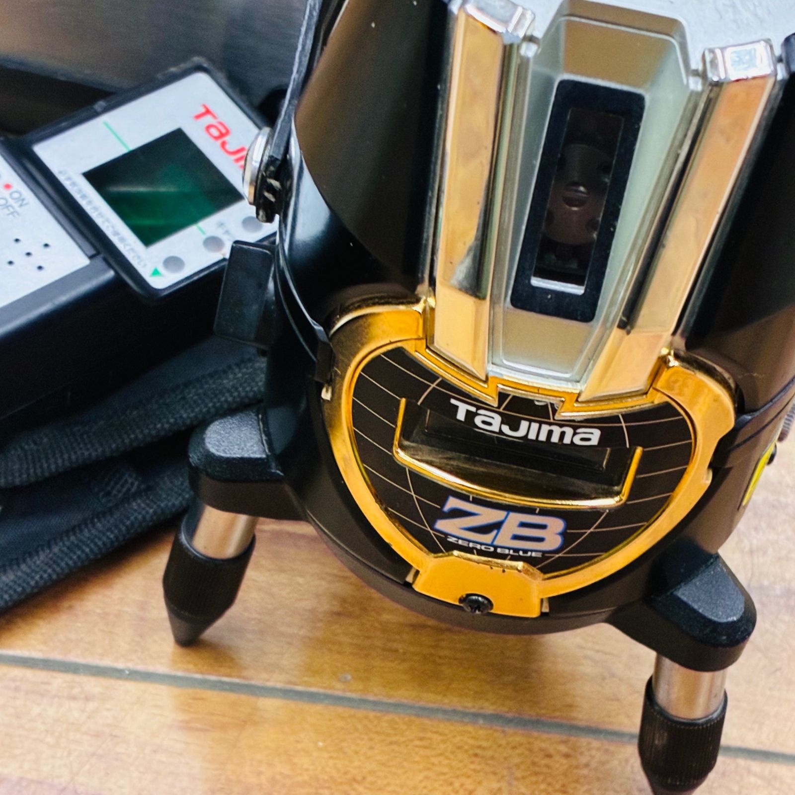 レーザー墨出し器 ZEROB-KY