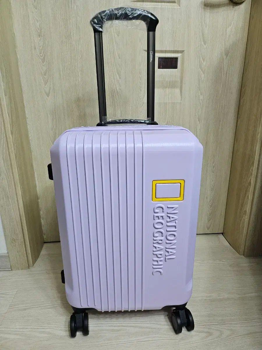 拡張式 National Geographic ナショナルジオグラフィック キャリアー 20インチ 機内持ち込み バイオレット