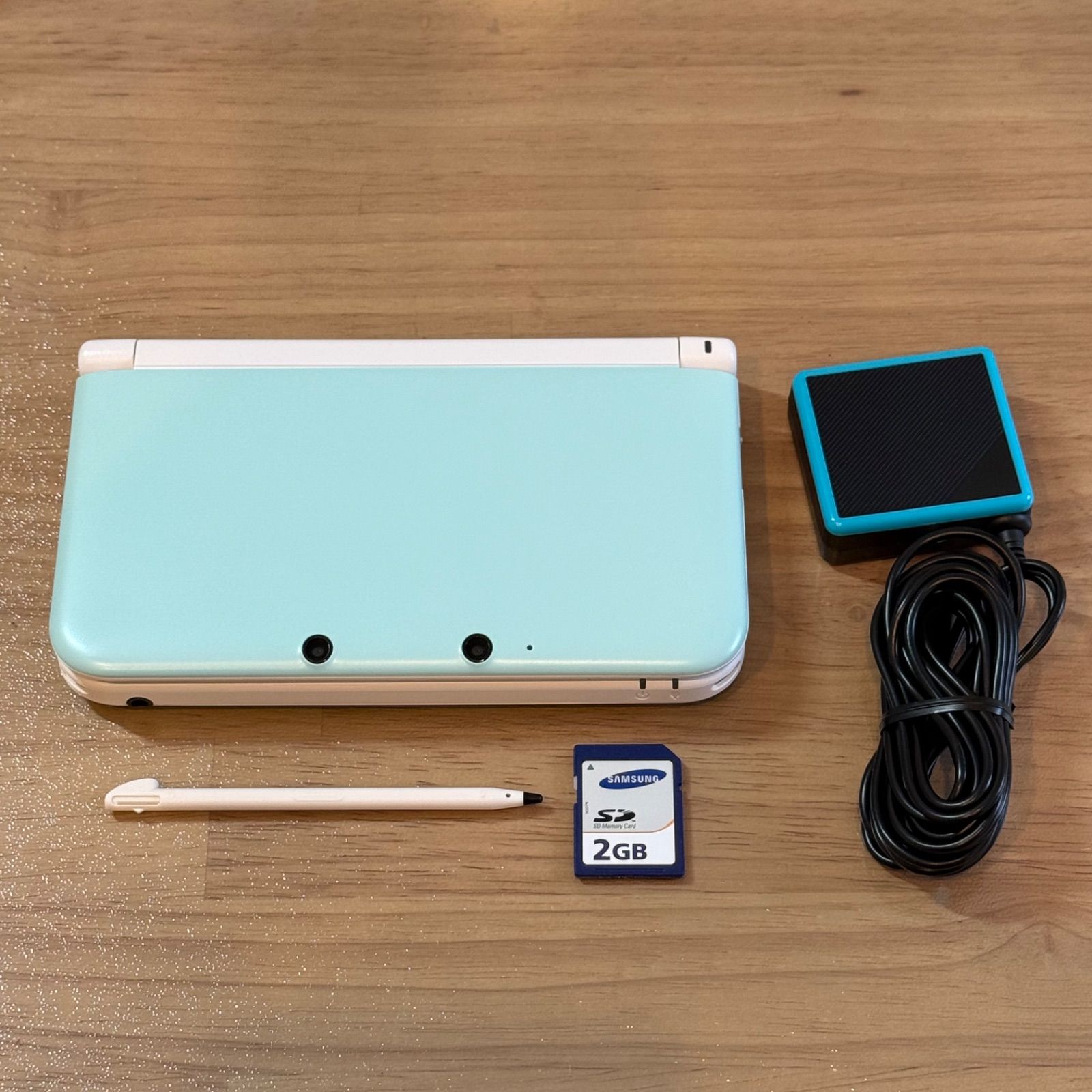 1 004 ニンテンドー3 DS LL ミント ホワイト