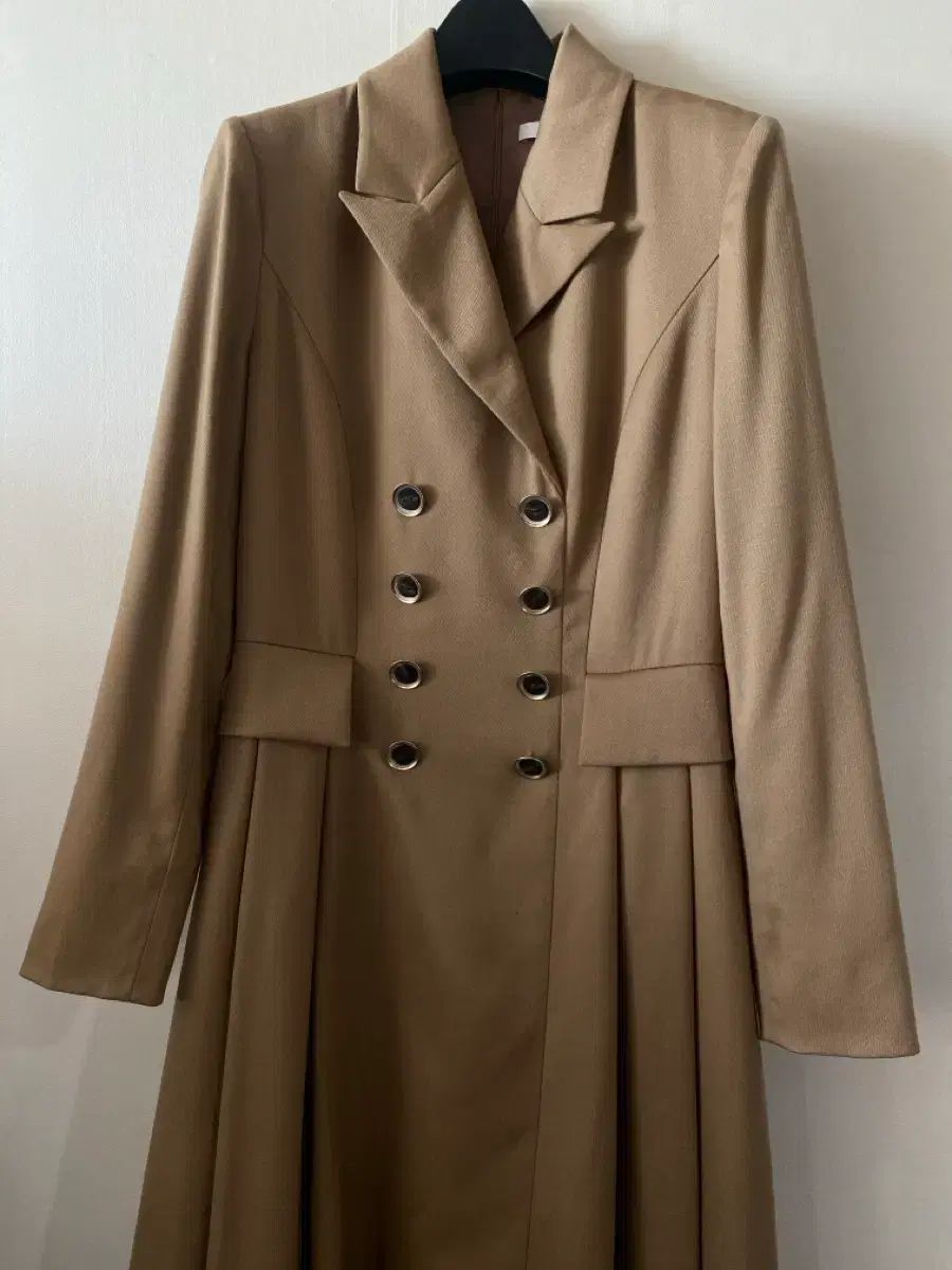 ジゴット ベージュカラー ダブルボタン ONE PIECE