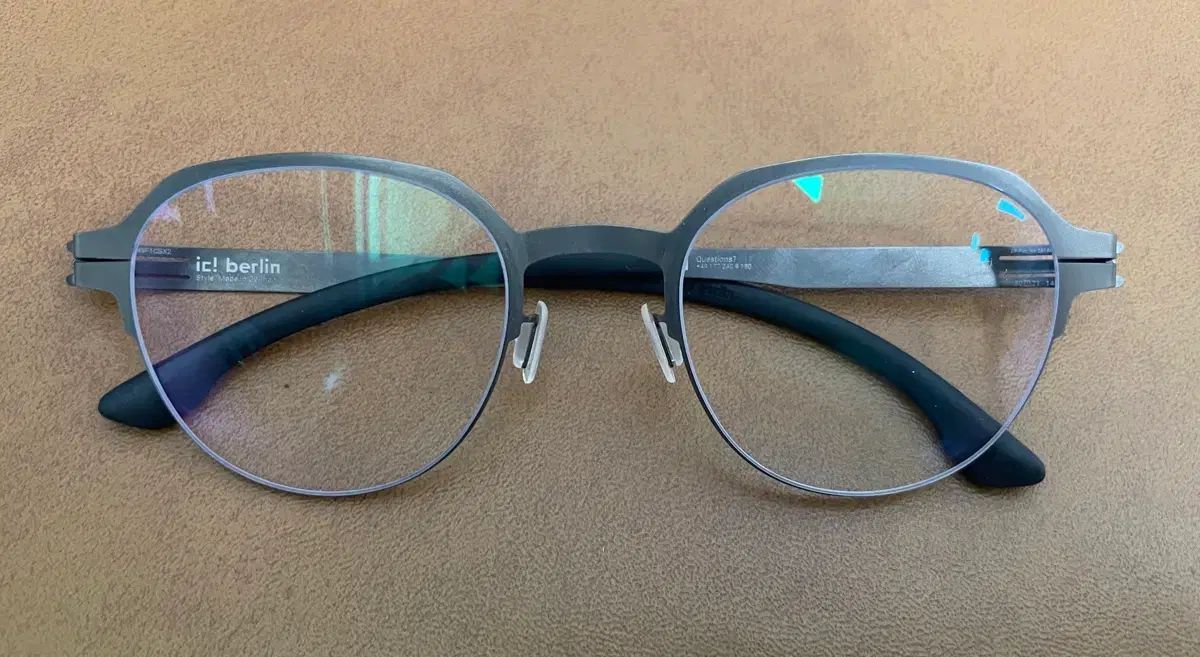 アイシーベルリン メガネ アリ ari