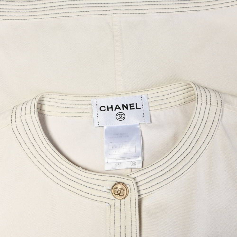 CHANEL ココマークボタン カットオフ ノーカラージャケット アイボリー CHANEL 03C P20544V11926 コットン ノーカラージャケット ココマーク
