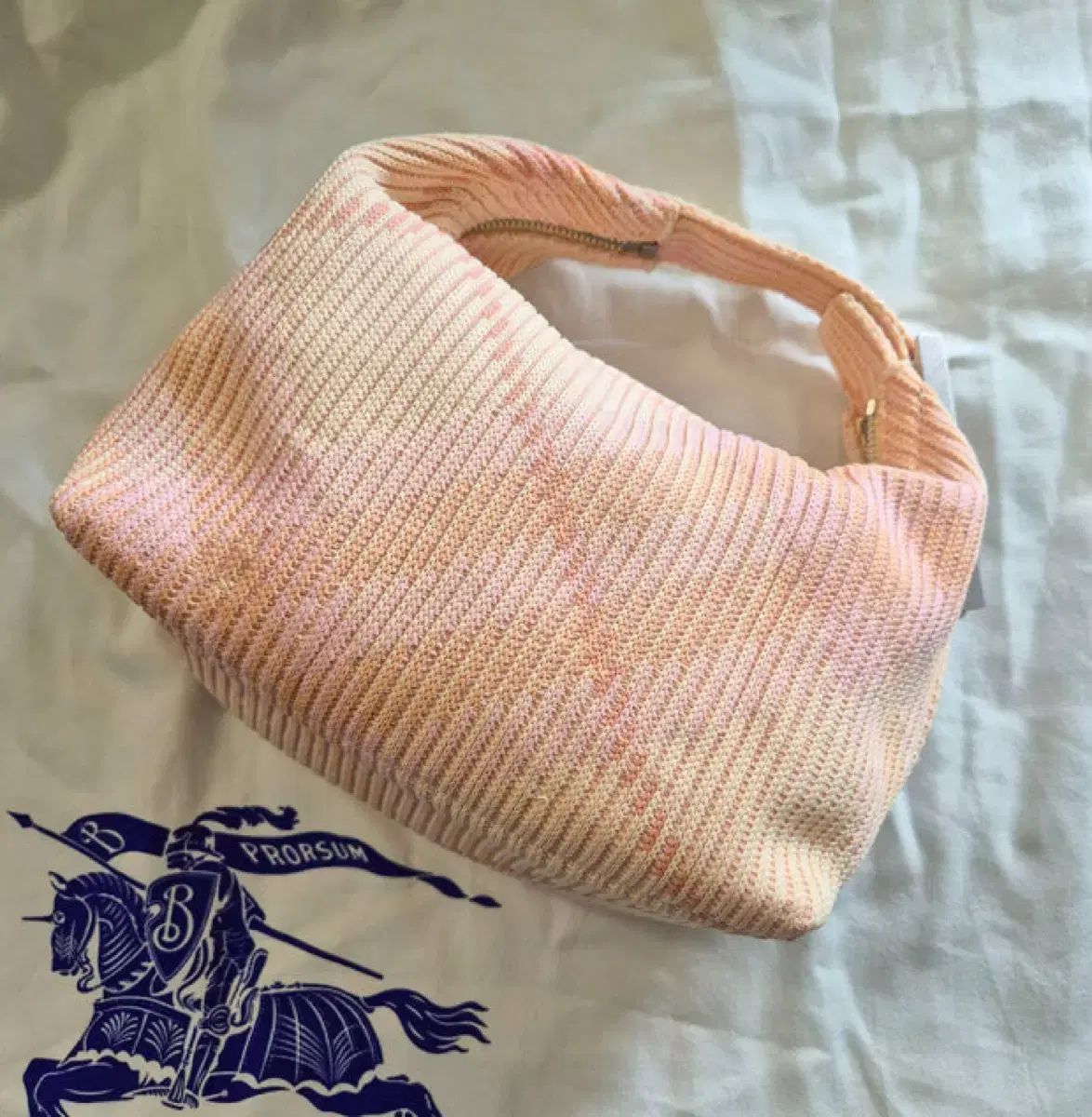 バーバリー ペグ トートバッグ シャーベットカラー | キ ウンスなど 着用