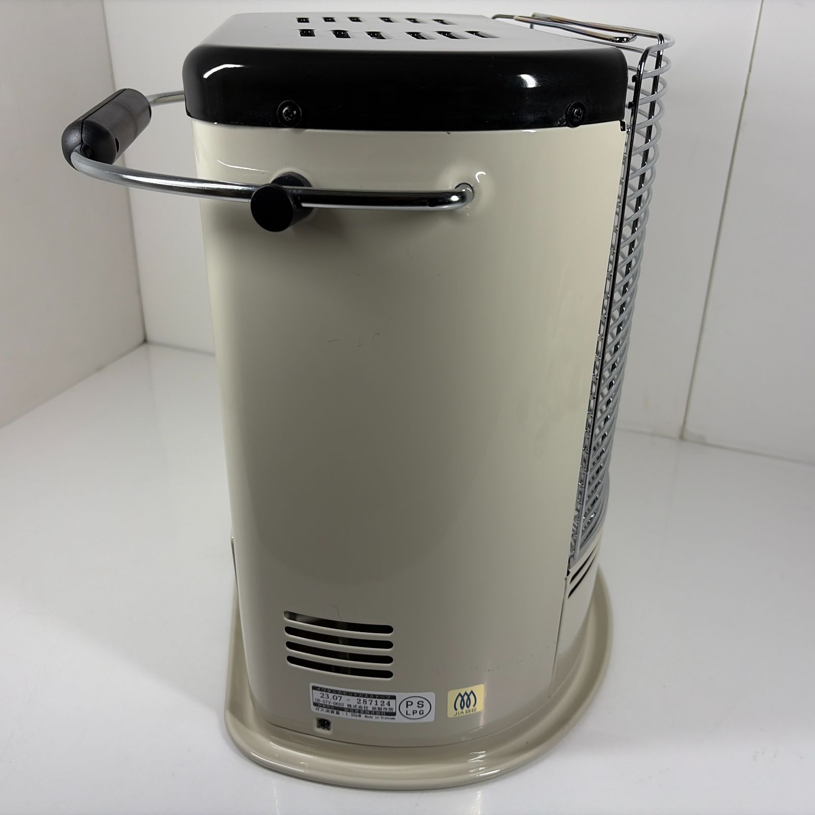 中古・美品】イワタニ カセットガスストーブ デカ暖II CB-STV-DKD2