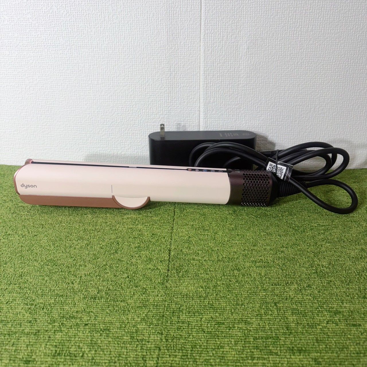 | ダイソン|dyson ストレイトナー エアーストレート ストレートドライヤー HT 01 VLP ヘアドライヤー ヘアアイロン セラミックピンク |D 3426