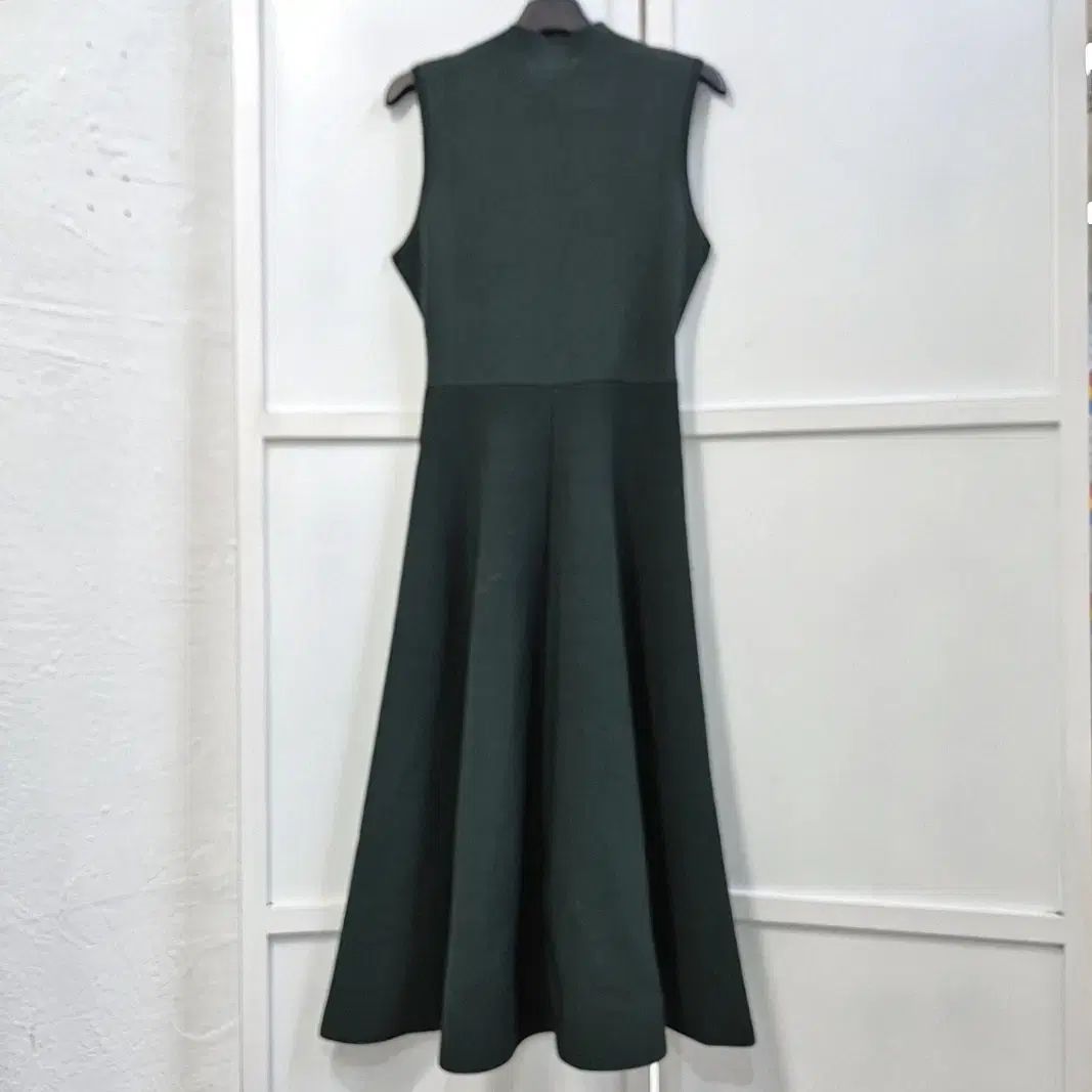 スリーブレス ニット