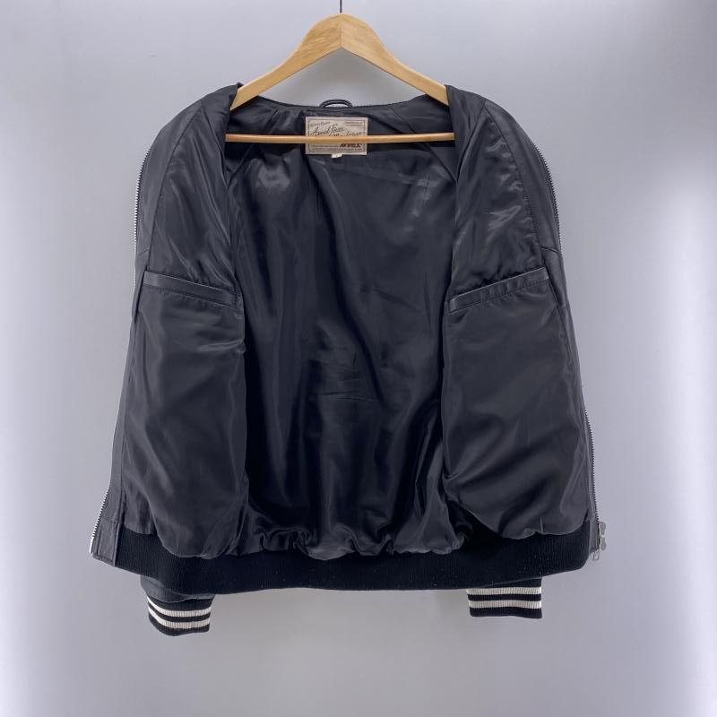 中古】AVIREX バックロゴ シープスキン ジップスタジャン ブラック