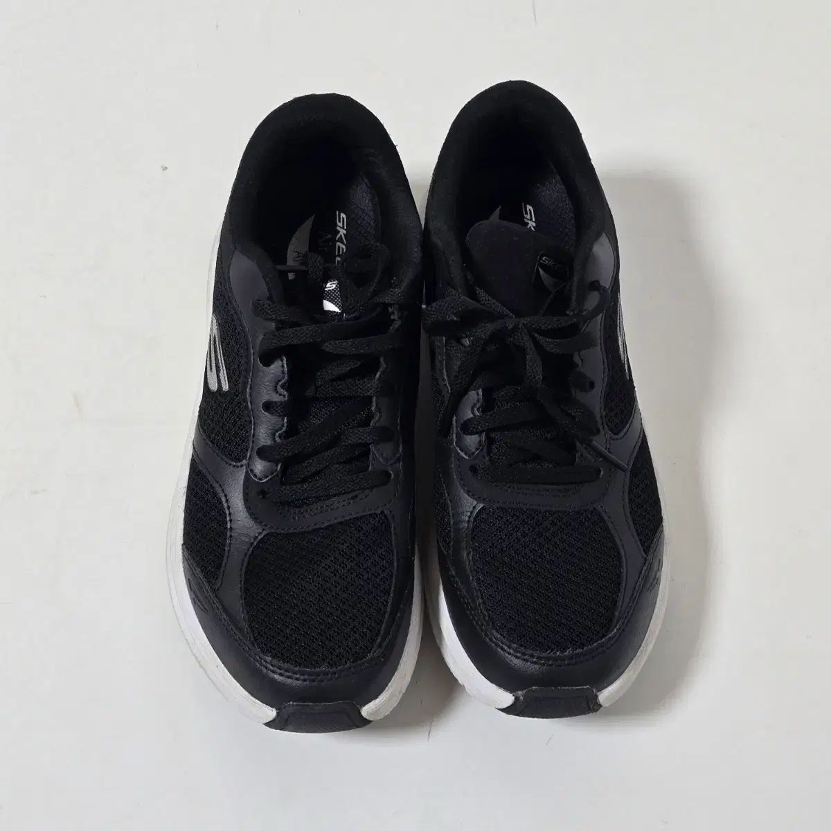 スケッチャーズ レディース アーチ フィット 2.0 スニーカー ブラック 255 c