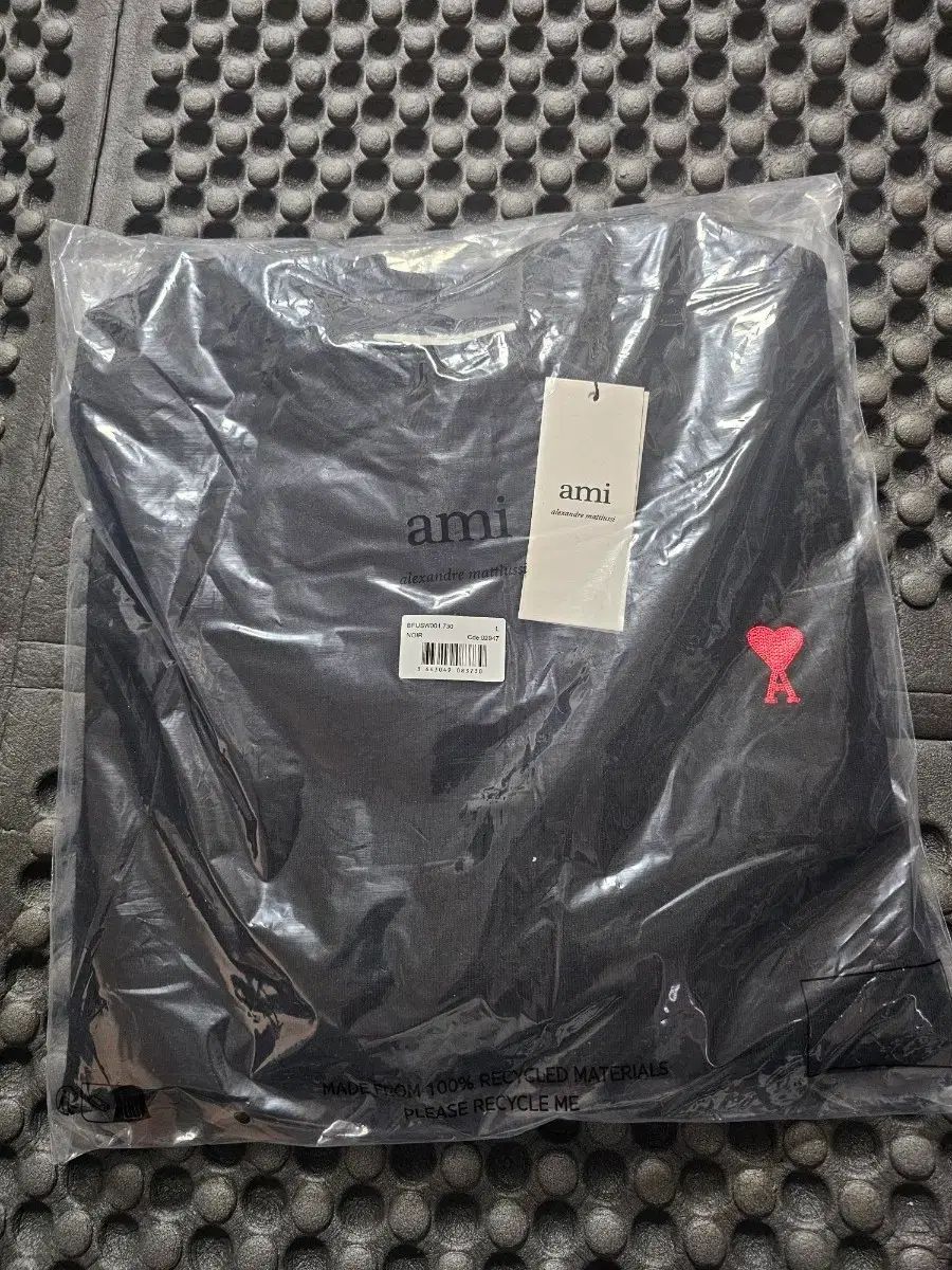 アミ ブラック ハート ロゴ スウェット L