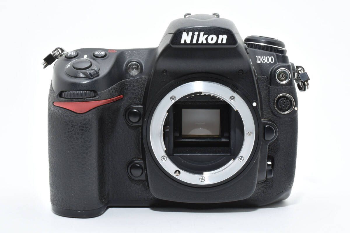 ショット数18 034回 ニコン Nikon D 300 ボディ 1050 j
