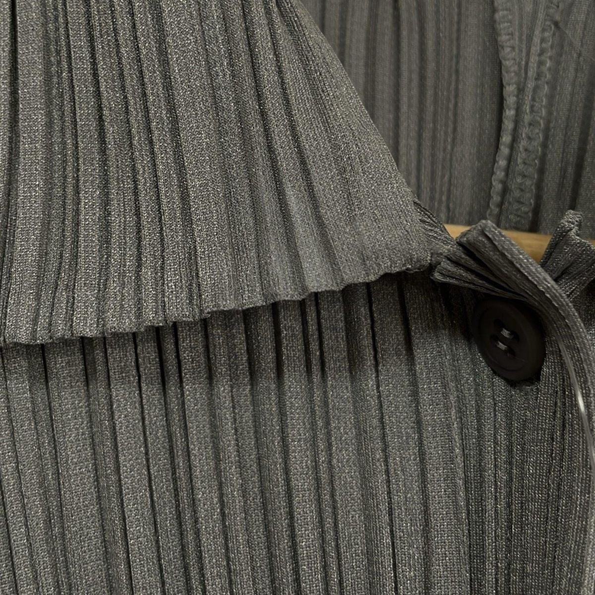 PLEATS PLEASE(プリーツプリーズ) 長袖シャツブラウス サイズ4 XL