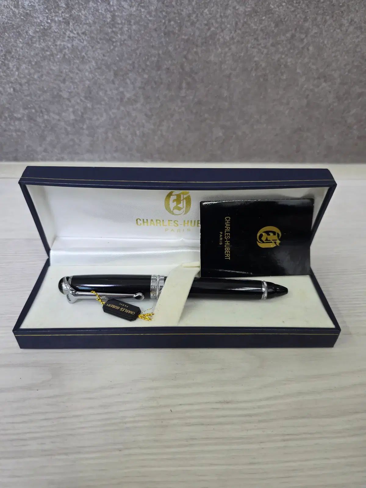 チャールズ ヒューバート ボールペン