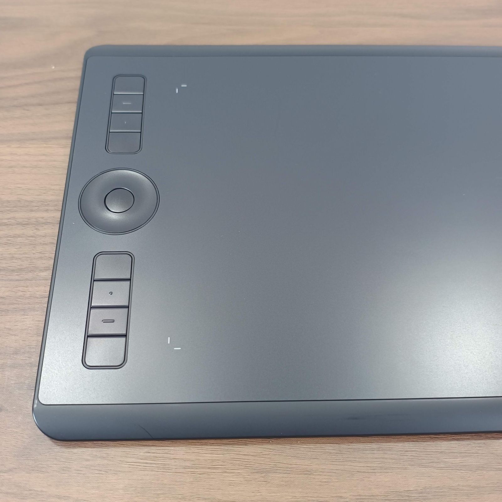 ワコム（Wacom）Intuos Pro Medium PTH-660 ペンタブ 板タブ Wacom Pro