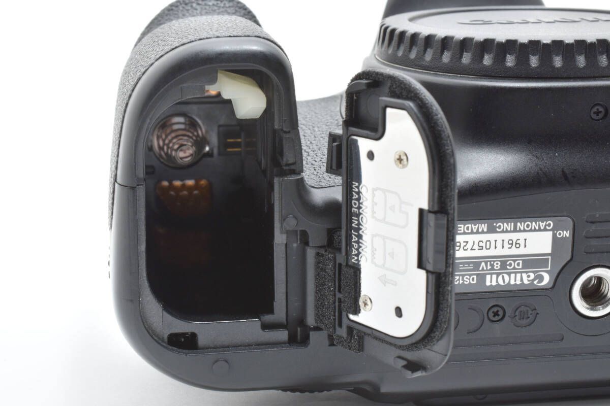 ☆極上品☆《ショット数3,718回 》キヤノン Canon EOS 60D ボディ