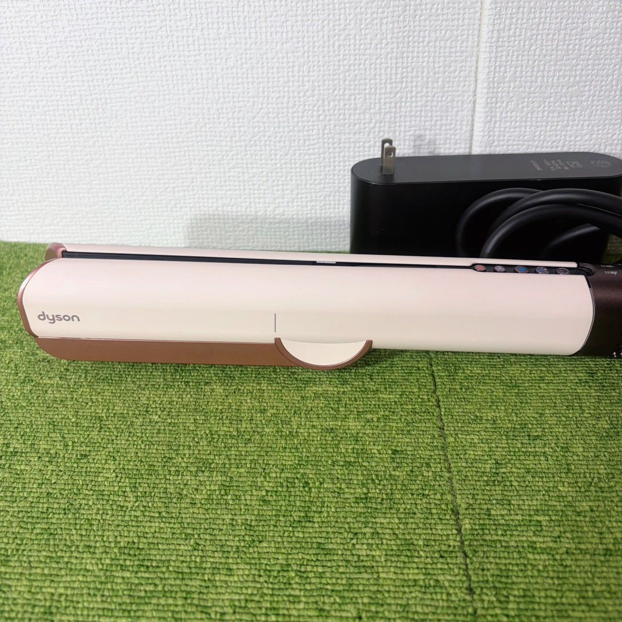 | ダイソン|dyson ストレイトナー エアーストレート ストレートドライヤー HT 01 VLP ヘアドライヤー ヘアアイロン セラミックピンク |D 3428