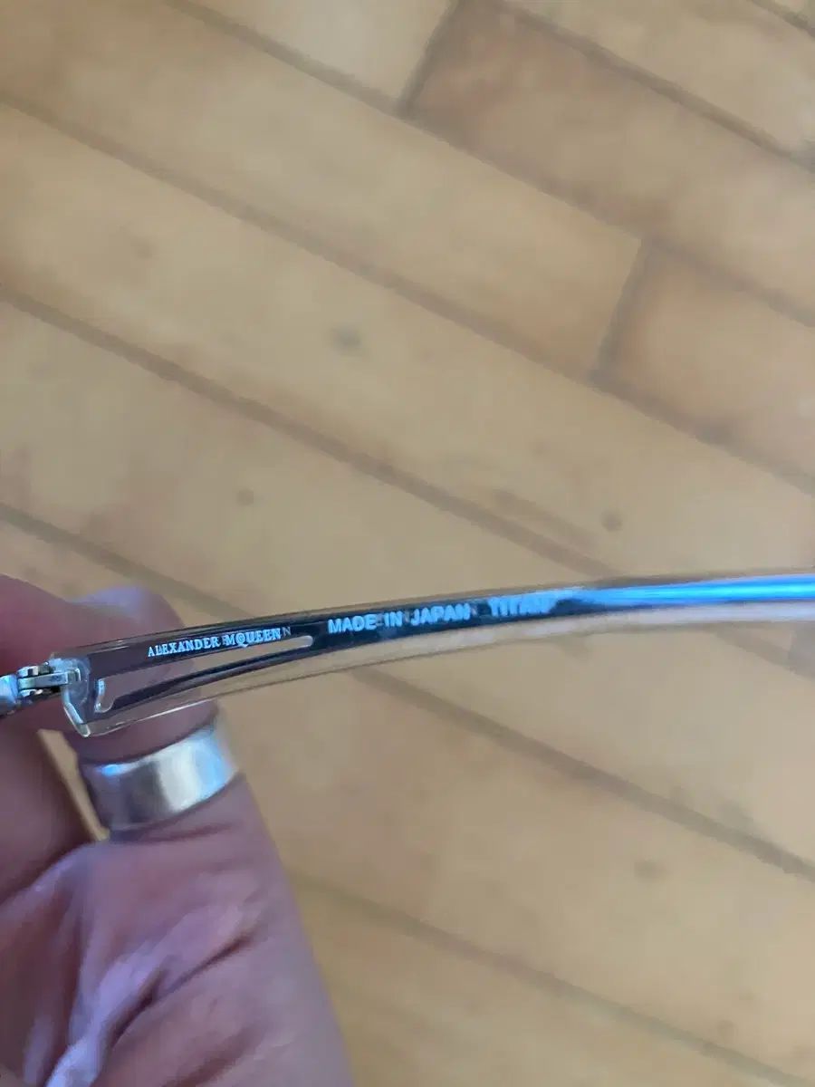 マックイーン シルバー