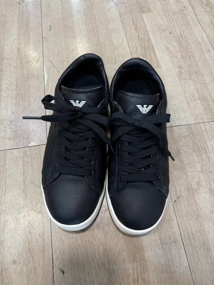 エンポリオアルマーニ EA7 ブラック スニーカー (235-240) - メルカリ