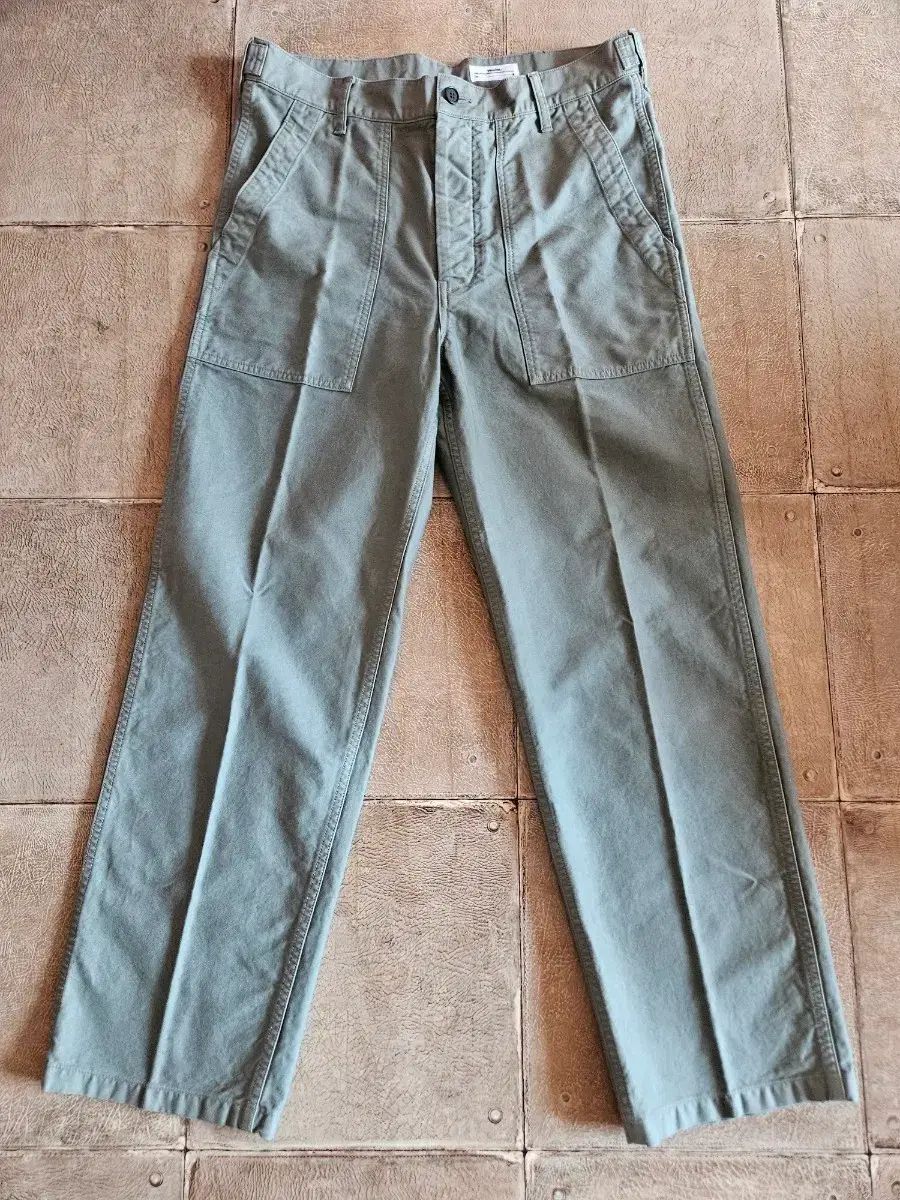 ビズビム ALDA PANTS オリーブ