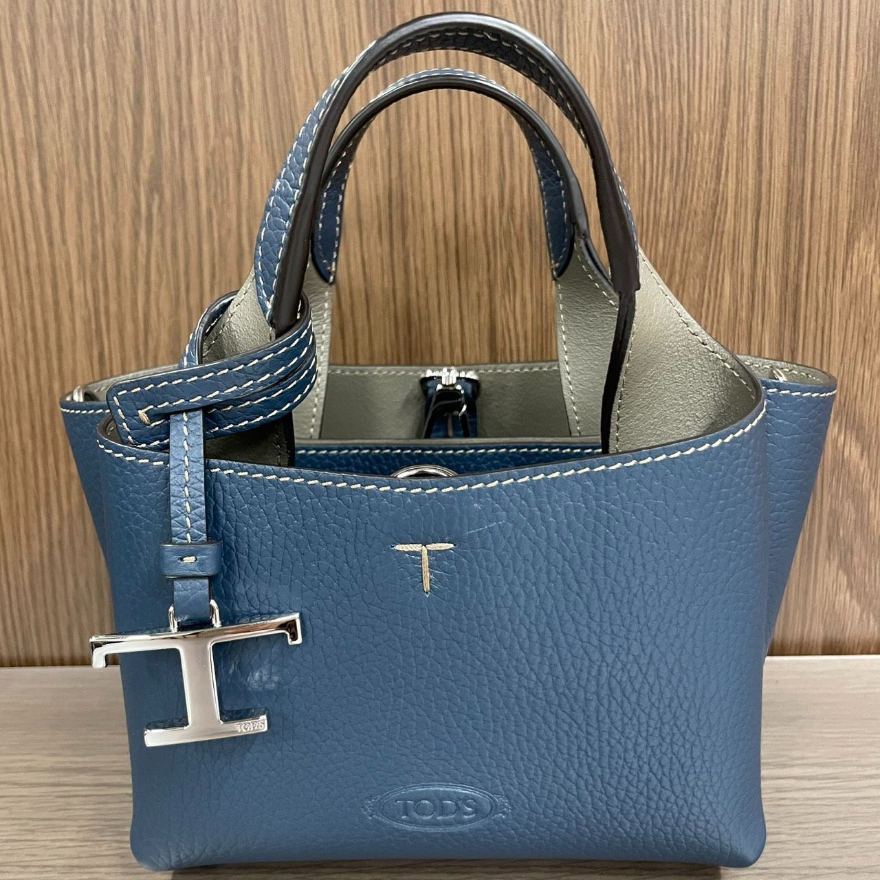 Tod's】トッズ レザー バッグ マイクロ ブルー グレー - メルカリ