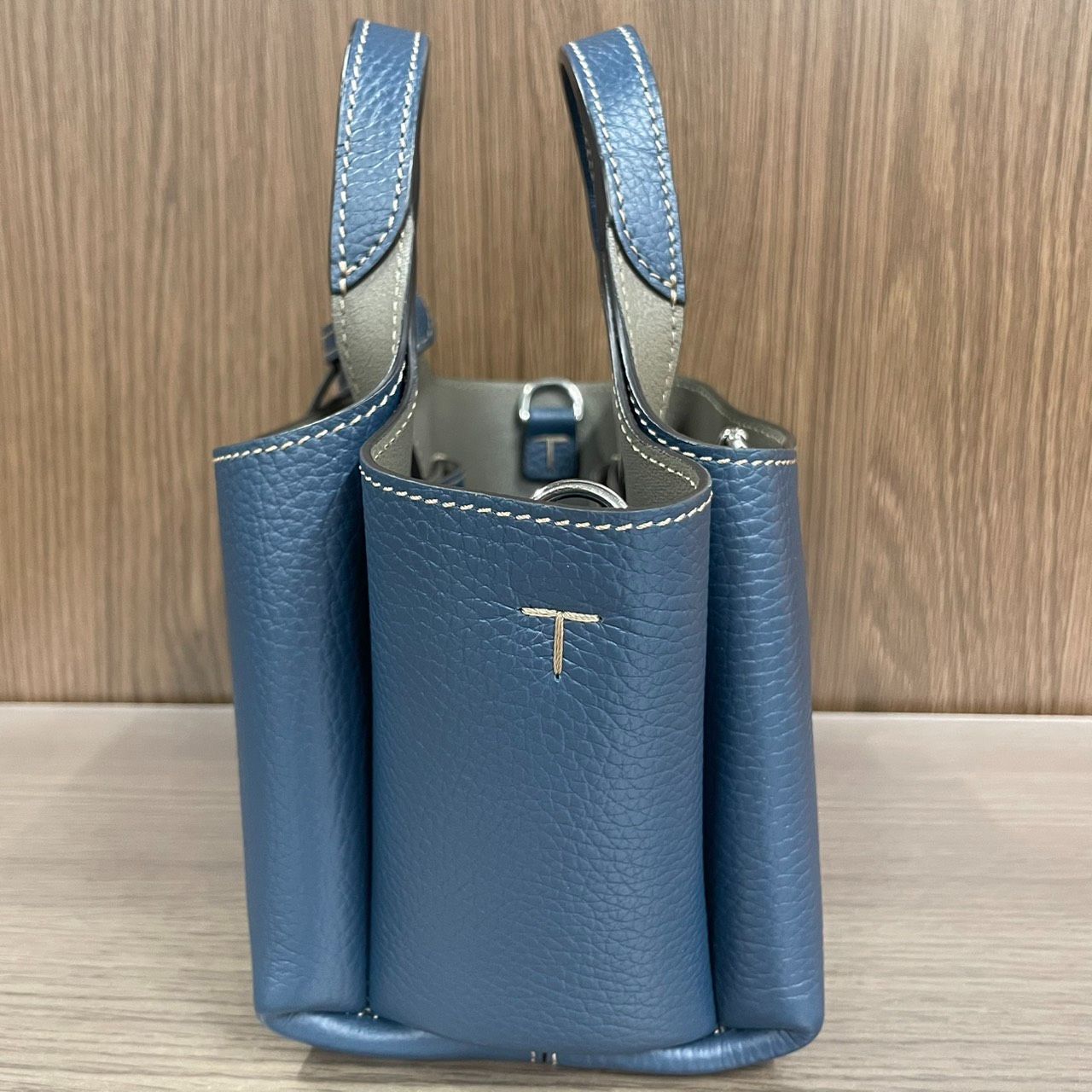 Tod's】トッズ レザー バッグ マイクロ ブルー グレー - メルカリ