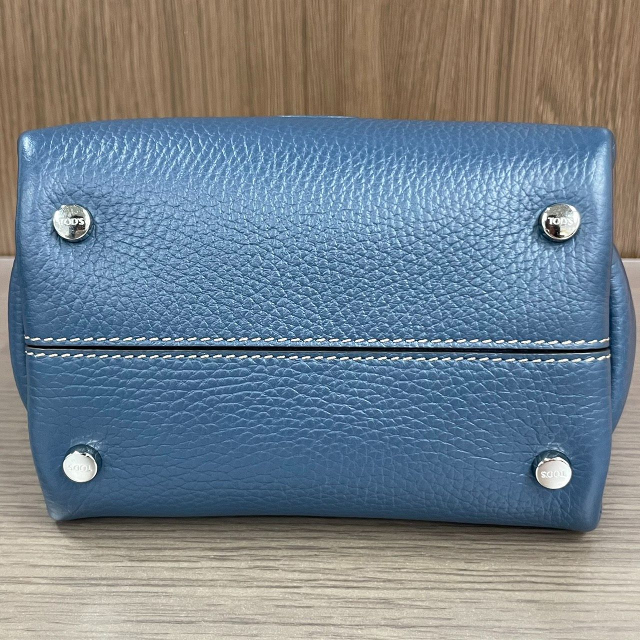 Tod's】トッズ レザー バッグ マイクロ ブルー グレー - メルカリ Tod's】トッズ レザー バッグ マイクロ ブルー グレー - メルカリ