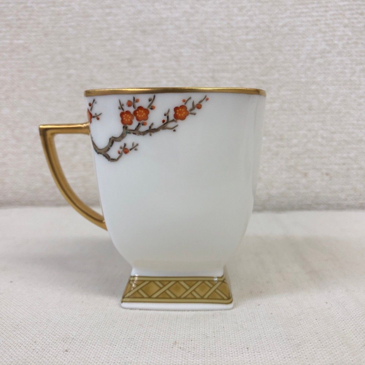 nakayama陶器　ナカヤマ陶器　希少　レア　3客 中山陶器 ナカヤマ カップ&ソーサー 宮内庁御用達 金彩 NAKAYAMA