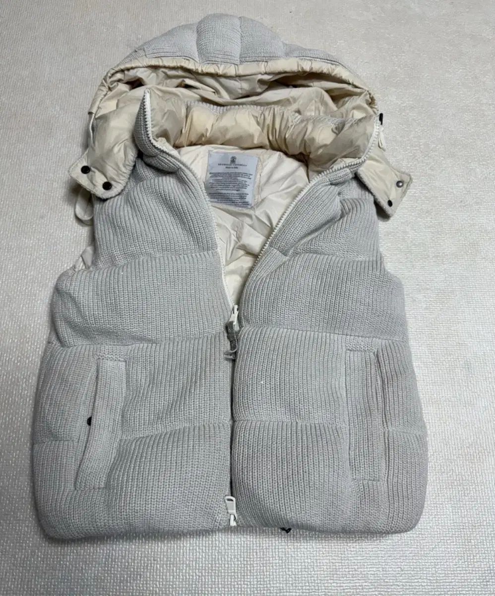 ブルネロクチネリ ニット ダウン ベスト