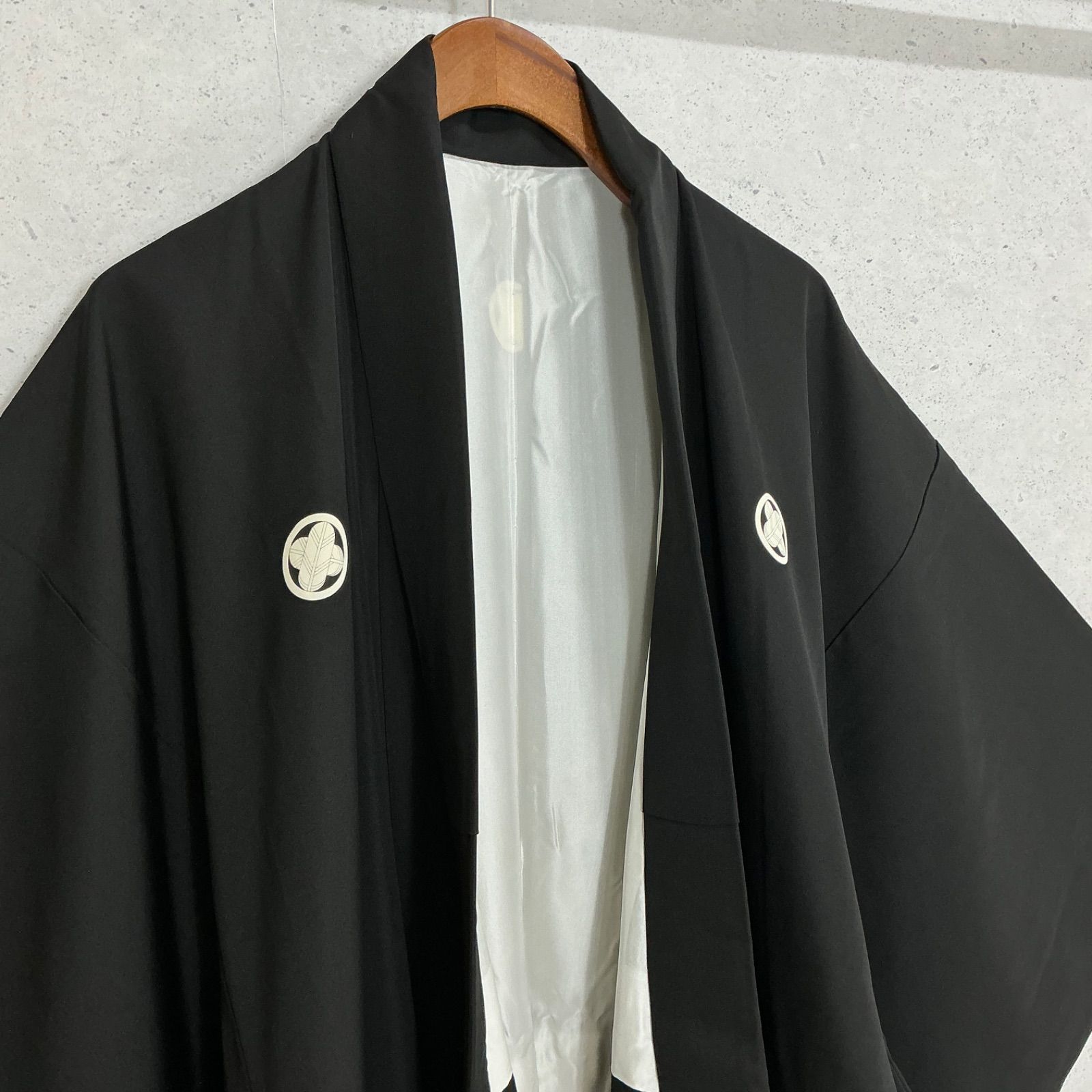  kimono one＊男前屋＊厳選✳︎男黒紋付＊アンサンブル＊男着物＊男羽織＊羽二重＊正絹＊五つ紋＊作家物＊裄71丈138.5＊男着物男長羽織男襦袢男袴角帯男帯成人式 着物セット 着物 浴衣