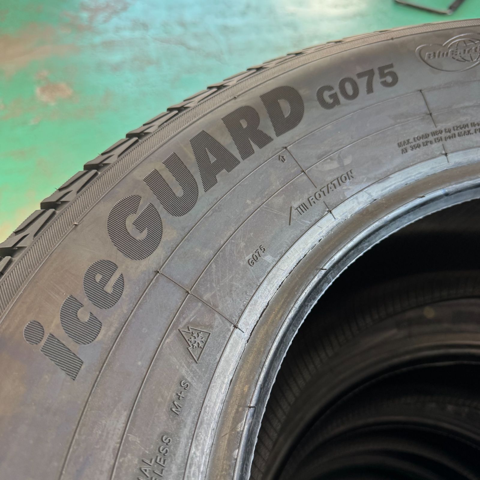  2025年製 ♥ ヨコハマ iceGUARD G 075 265 65 R 18 114 Q スタッドレス 4本セット ランクル プラド LX GX 等 18インチ スタッドレス