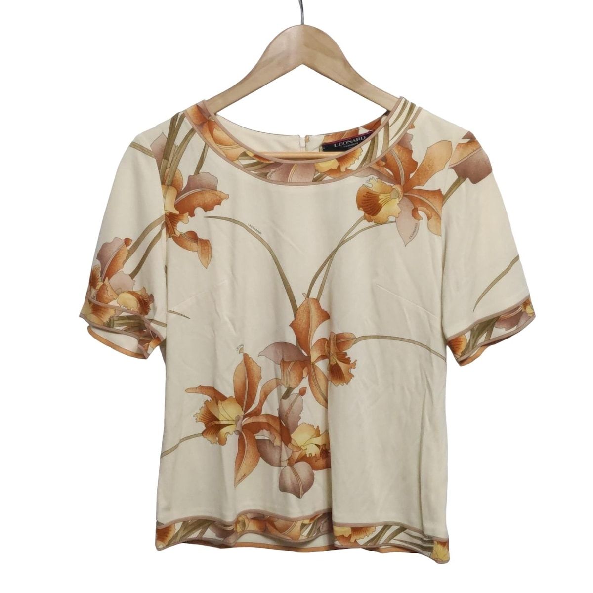 LEONARD レオナール 半袖カットソー サイズL レディース - アイボリー×ライトブラウン×マルチ クルーネック|カンカン素材|花柄