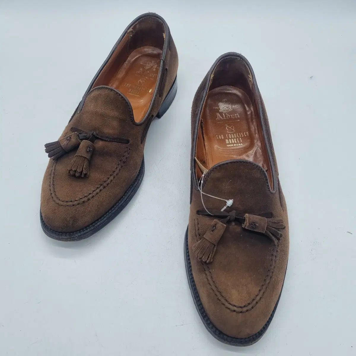 タッセルローファー