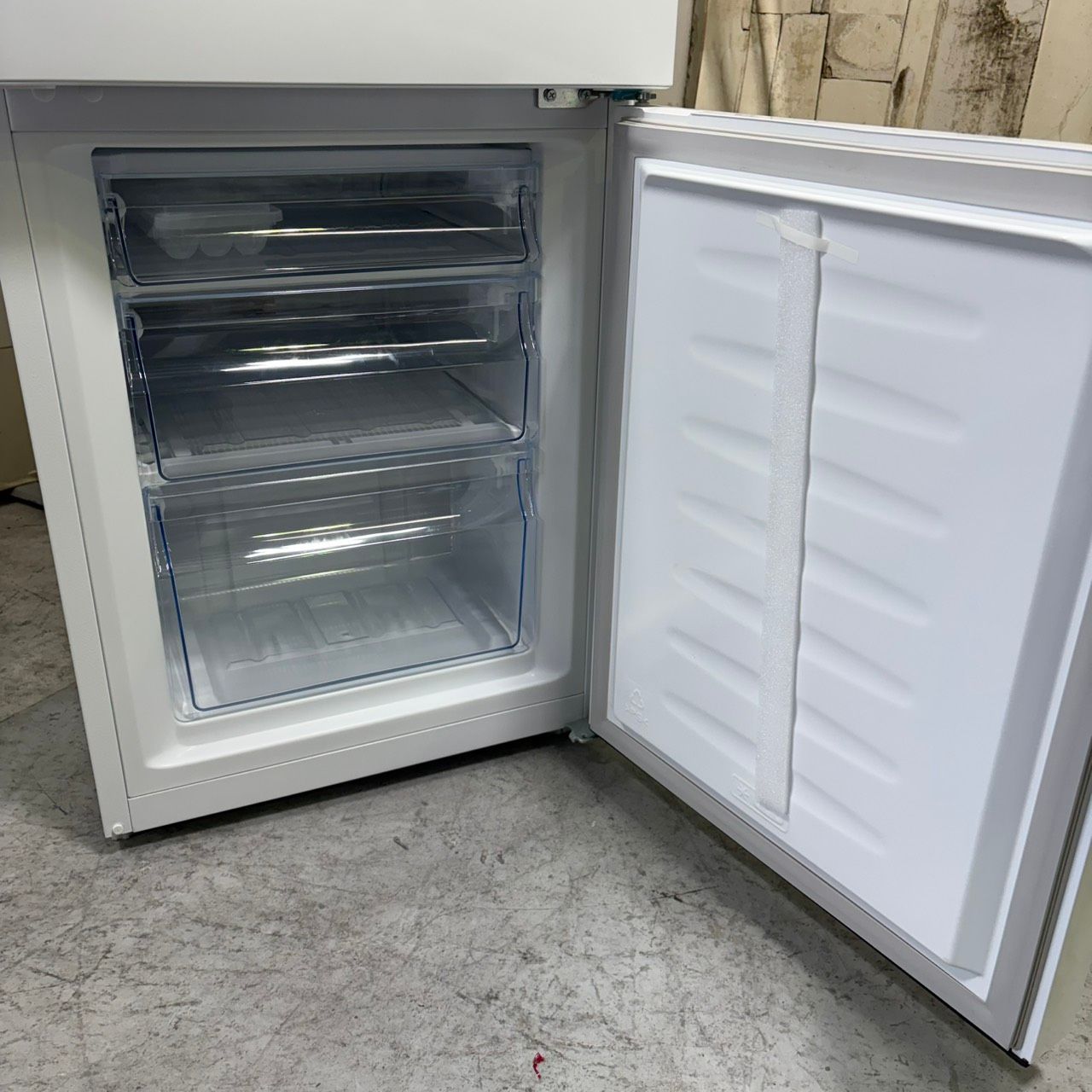 2024年製】Hisense ハイセンス HR-D1701W ノンフロン冷凍冷蔵庫 175L