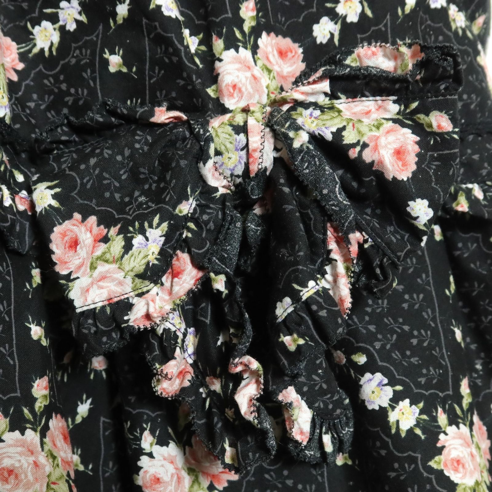 美品】ピンクハウス☆かぶせ段々ワンピース 綿ローン 黒系 前開き