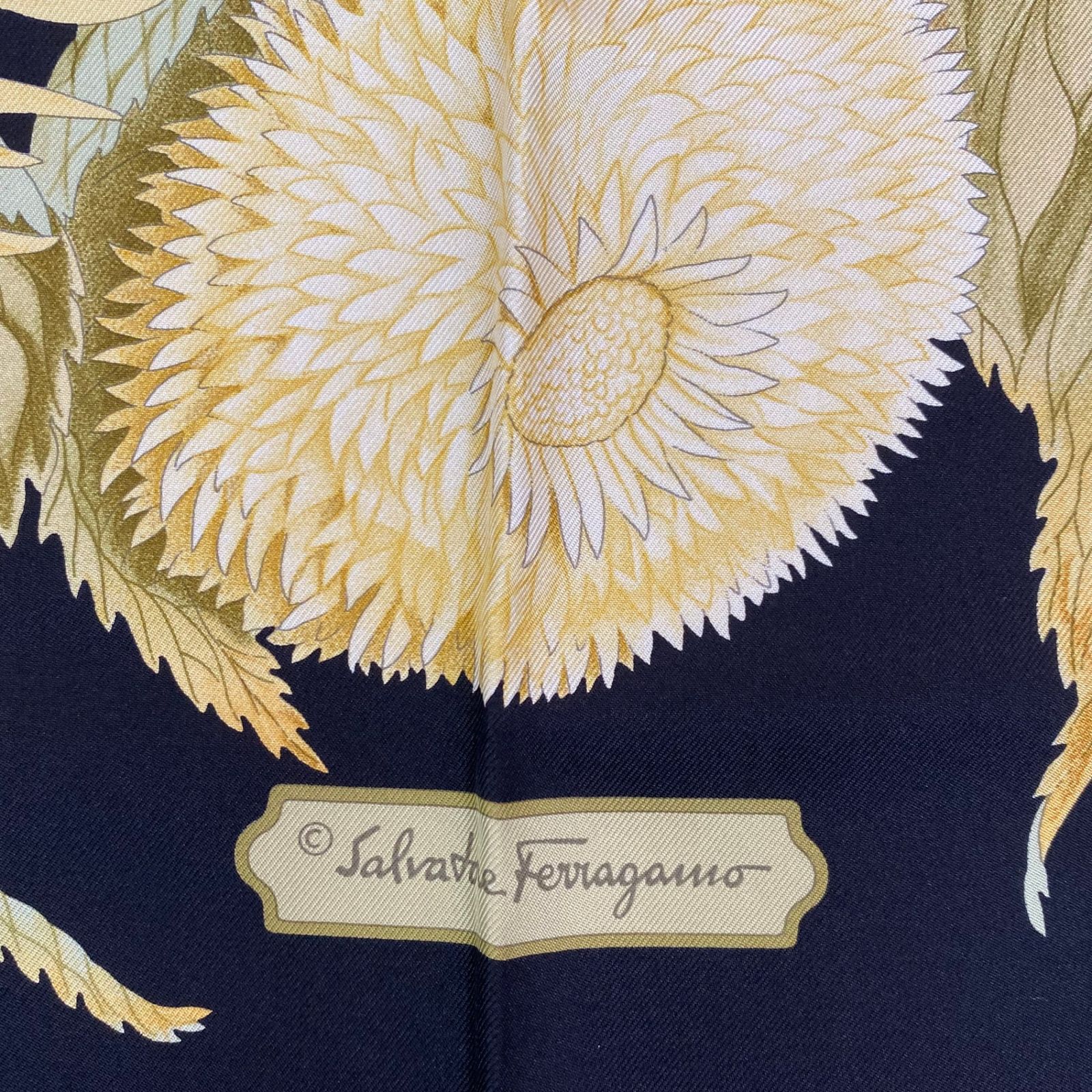 未使用品 Salvatore Ferragamo サルヴァトーレ フェラガモ スカーフ