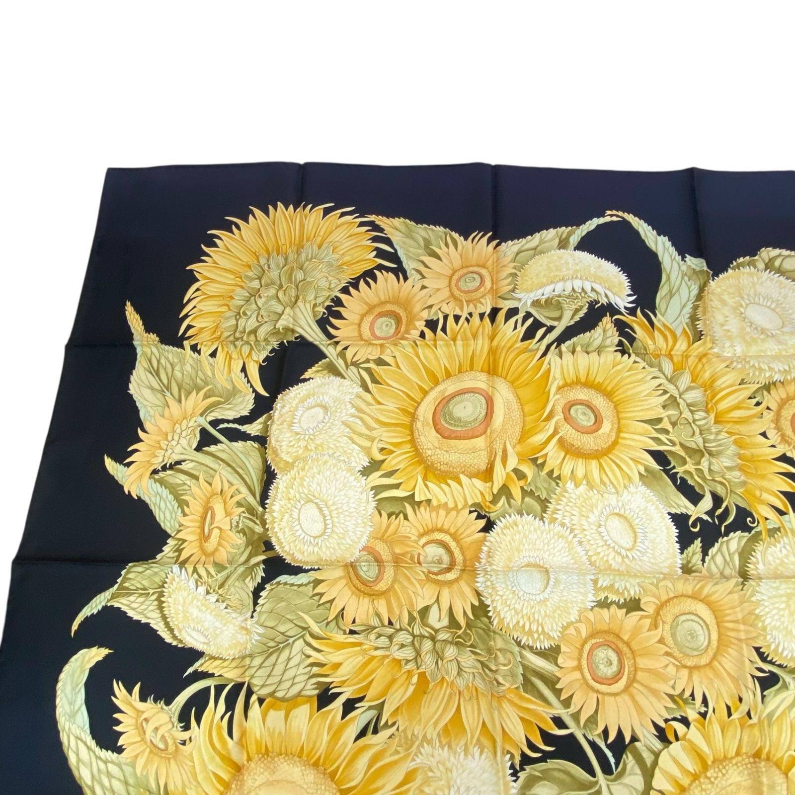 ♥品 Salvatore Ferragamo サルヴァトーレ フェラガモ スカーフ 大判 シルク 花柄 ブラック