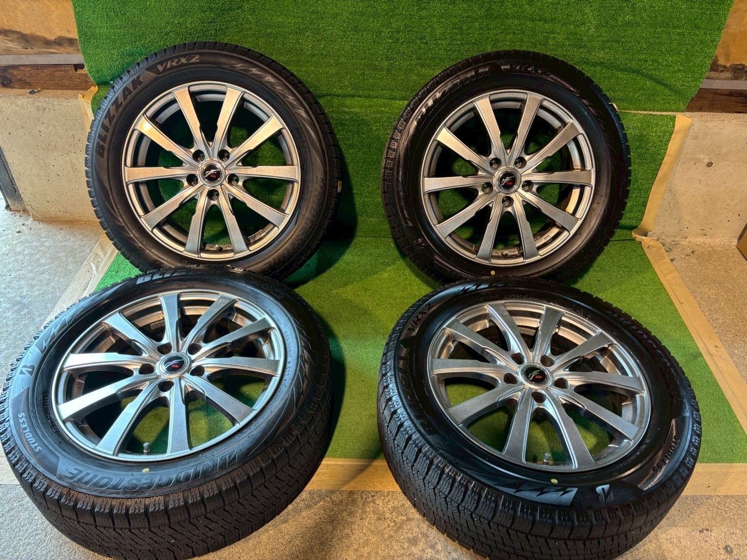 ニッサン スカイラインセダン YV 37 スタッドレスタイヤホイールセット 225|55 R 17 み モータースポーツ インテリジェントシステム