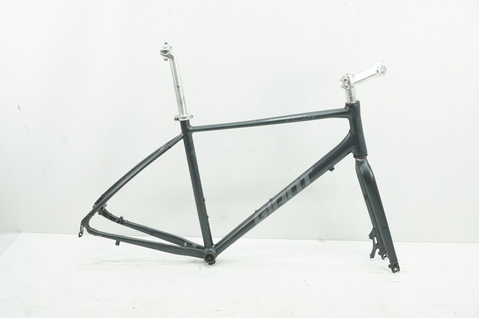 GIANT ジャイアント ESCAPE R DISC 2025年モデル フレームセット |