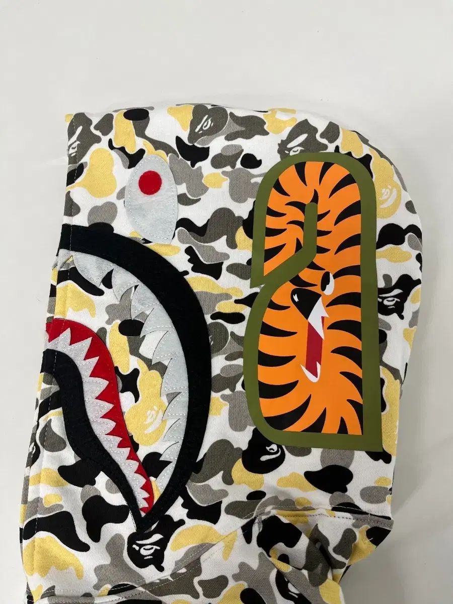 A BATHING APE カモフラ シャーク ジップアップ ウール 白|グレー 2 XL ライトアウター パーカー 