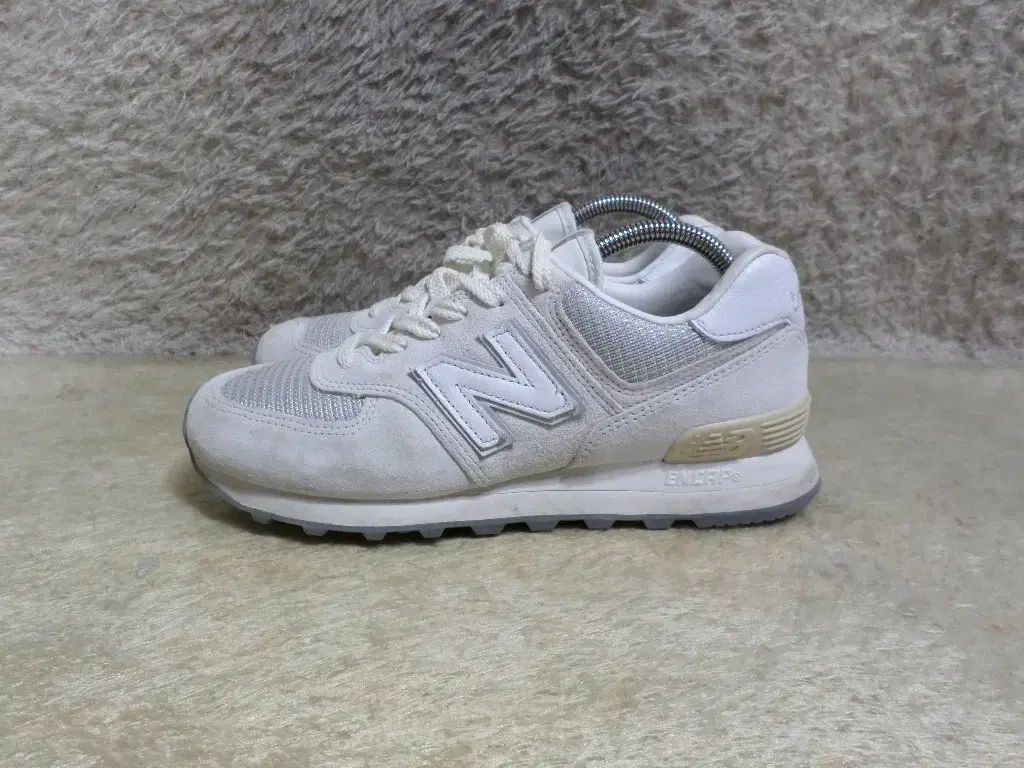 255 ニュー ンス 574 白 グレー スニーカー 靴