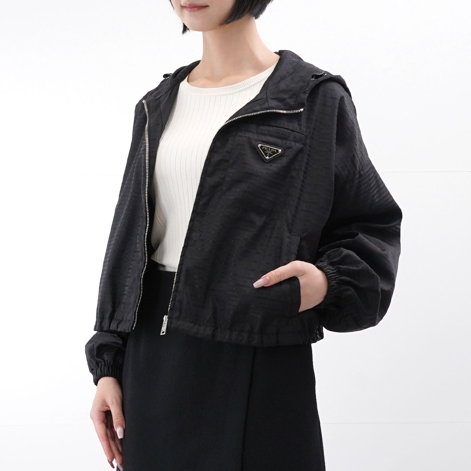 PRADA ショート丈ナイロンジャケット 29 X 900
