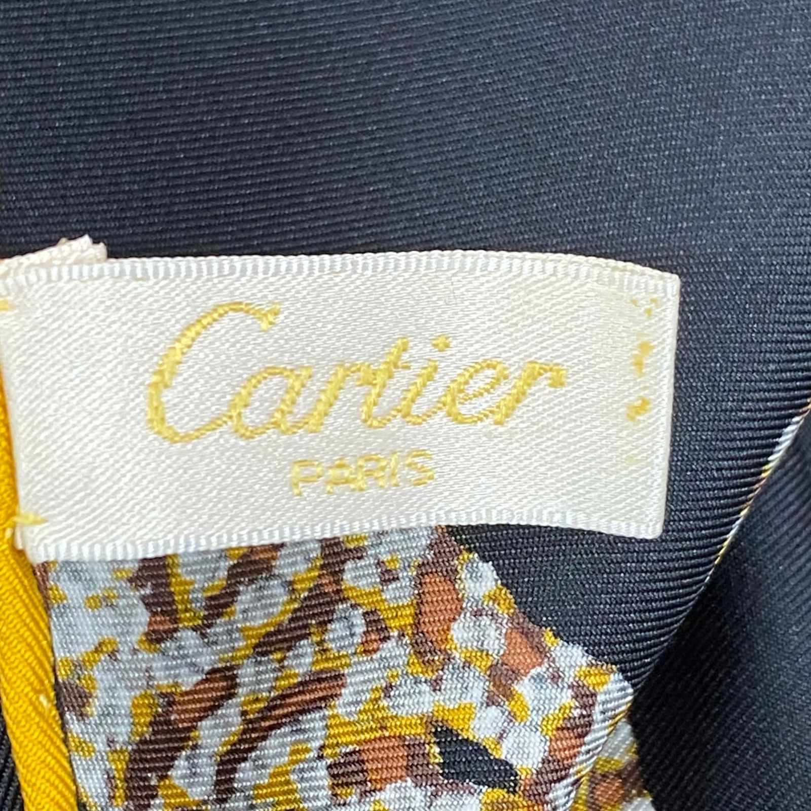 アクセサリー柄 ブラック