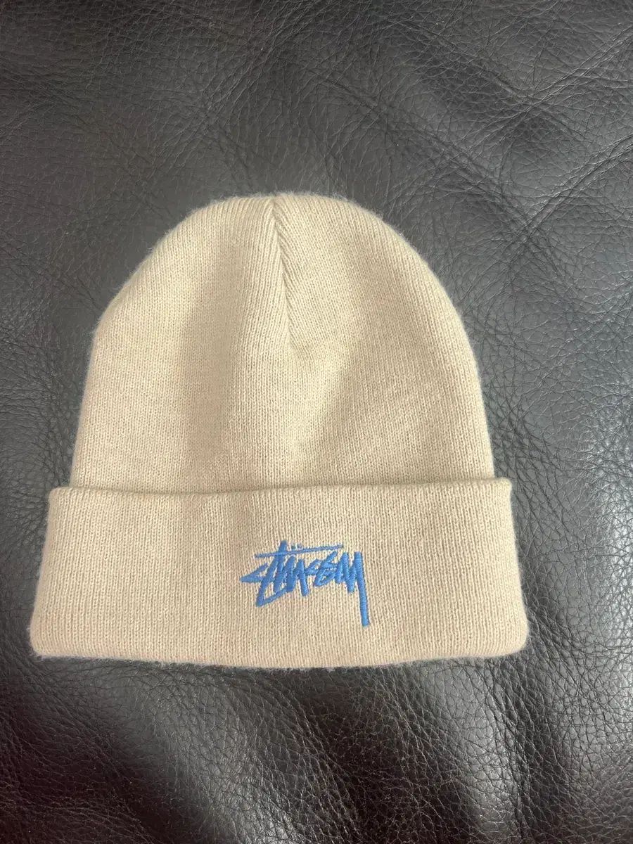 STUSSY ストック カフ ビーニー クリーム