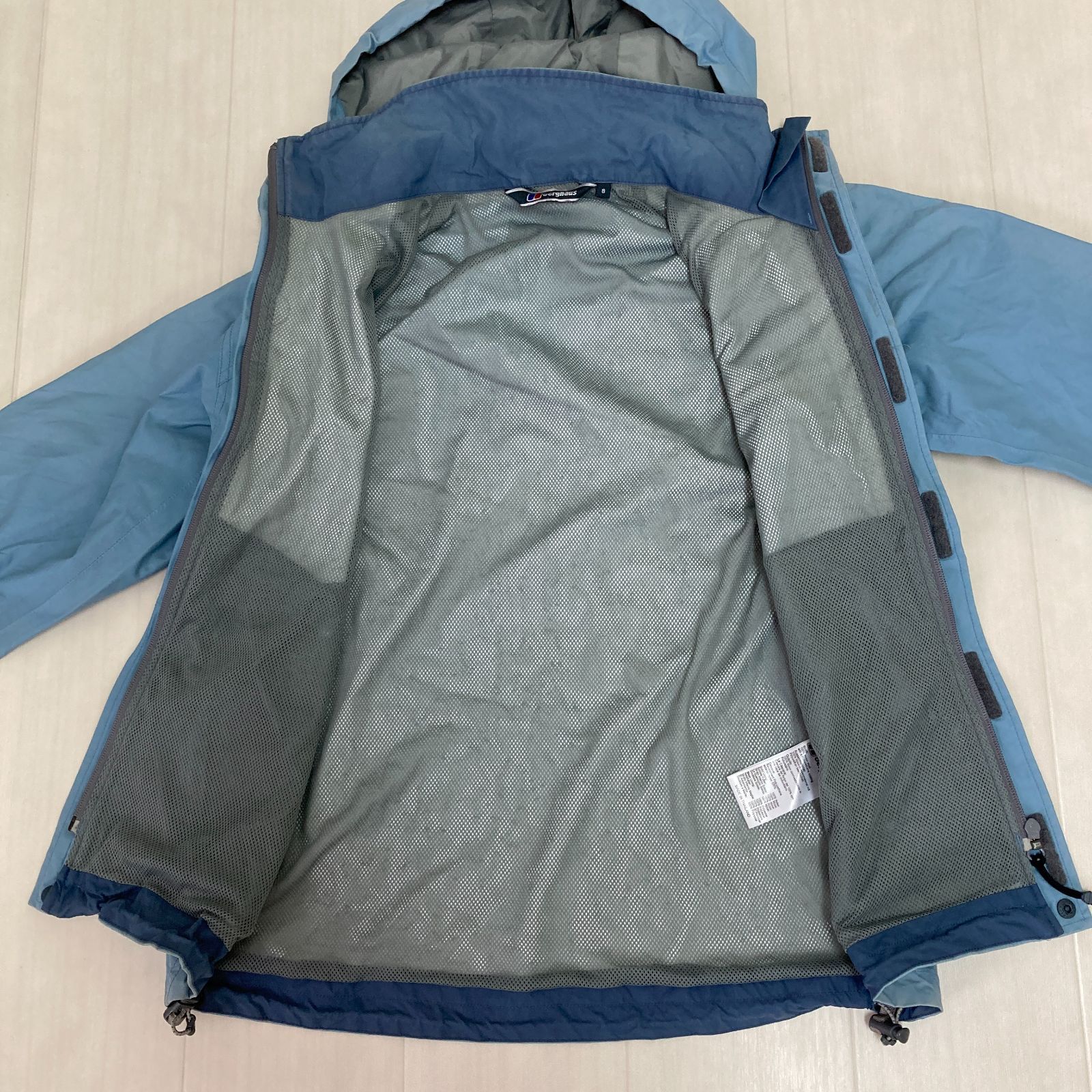 berghaus ナイロンジャケット マウンテンパーカー ドローコード サイズ