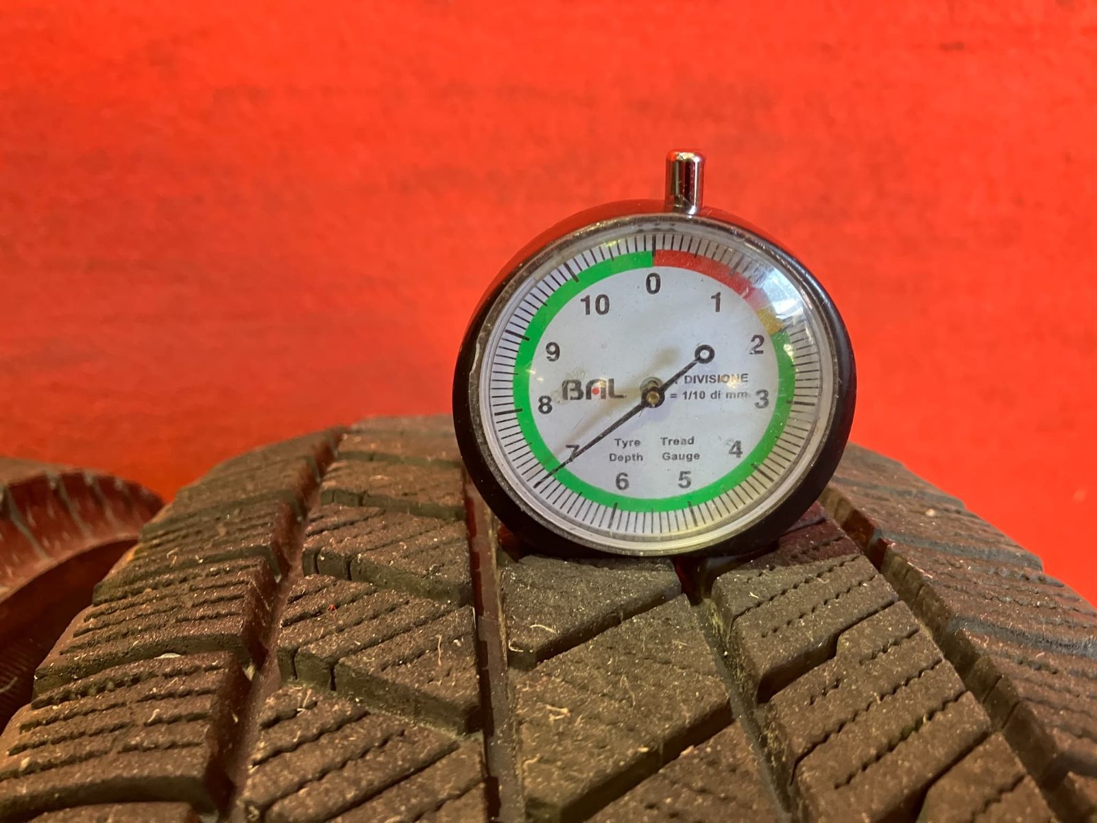 スタッドレスタイヤ 175|65 R 15 VRX 3 4本SET