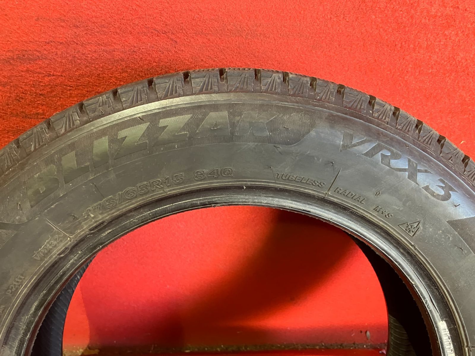 スタッドレスタイヤ