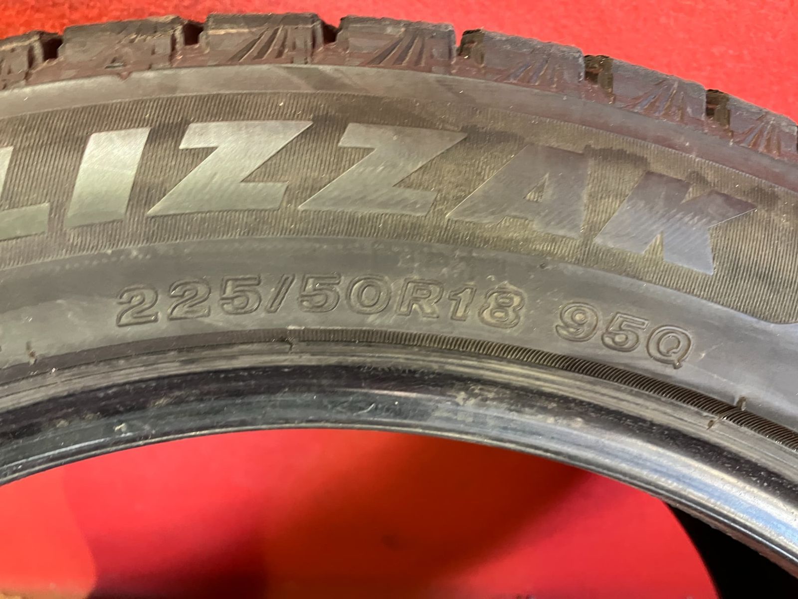 スタッドレスタイヤ 225|50