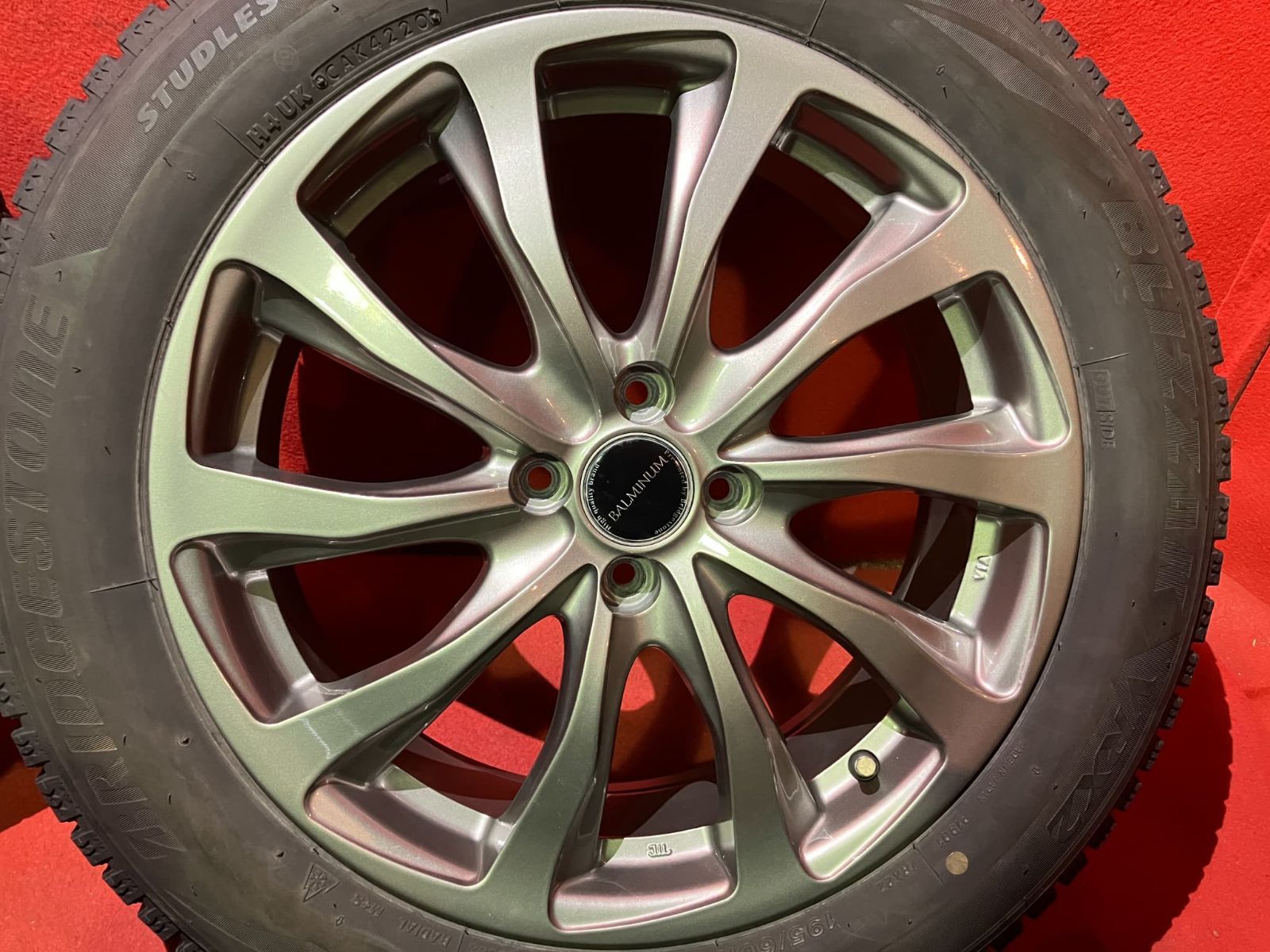 スタッドレスタイヤホイールセット 195 60 R 17 VRX 2 x 6 0 40 100 4 H 社外 バルミナ 4本SET